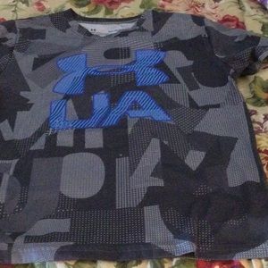 Boy’s Under Armour shirt, size youth large
